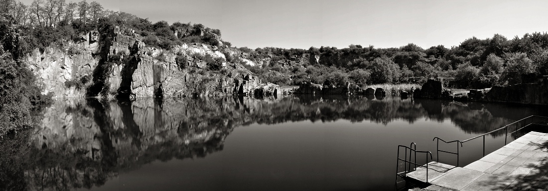 DSC_0014_panorama_male_bw